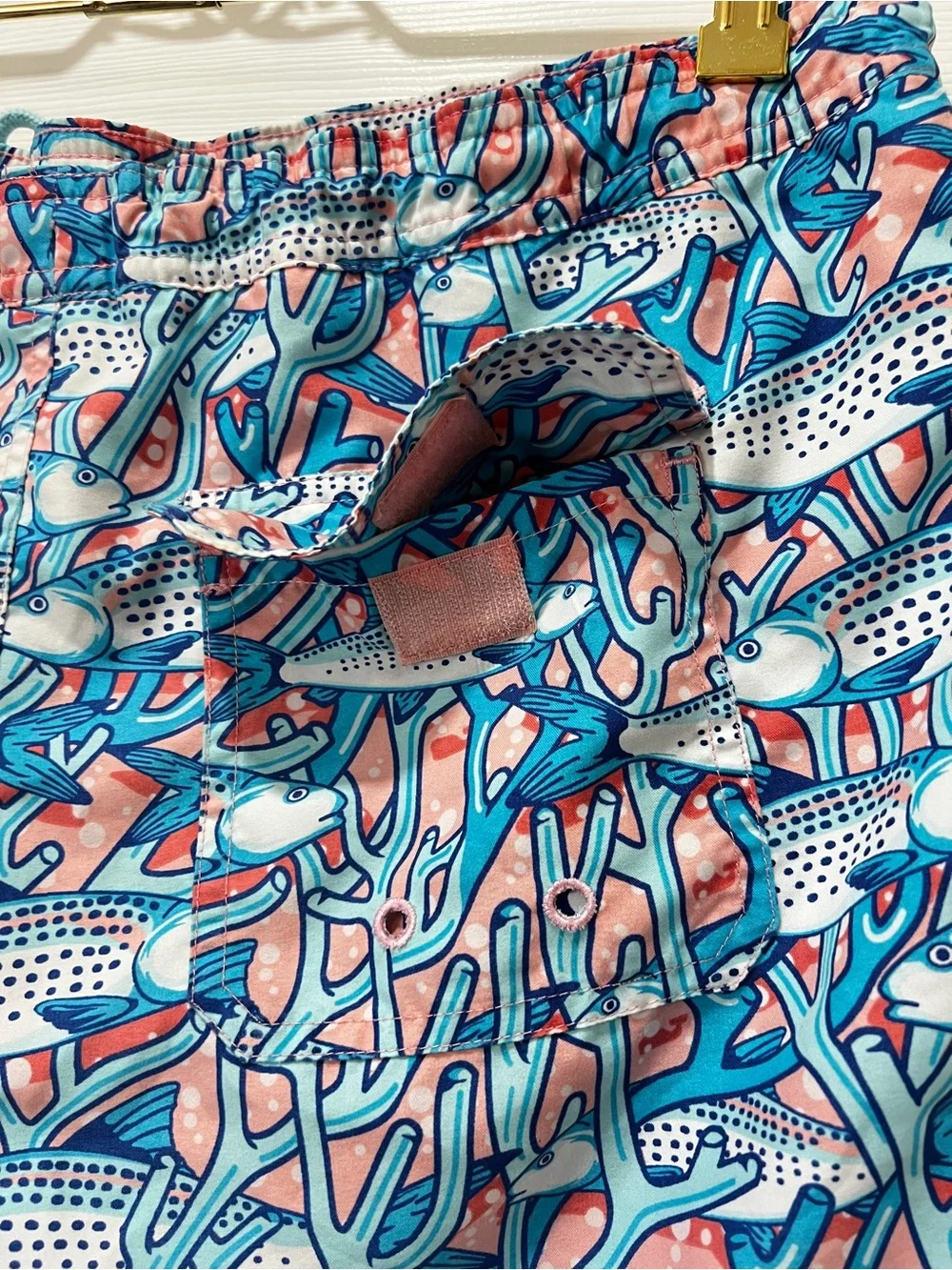Vineyard Vines Colorful Fish Print Swim Shorts Size XL (18) Blue Coral White